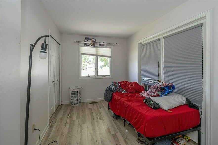 More Photos Of 714 College Dr, Anderson Apartments For Sale