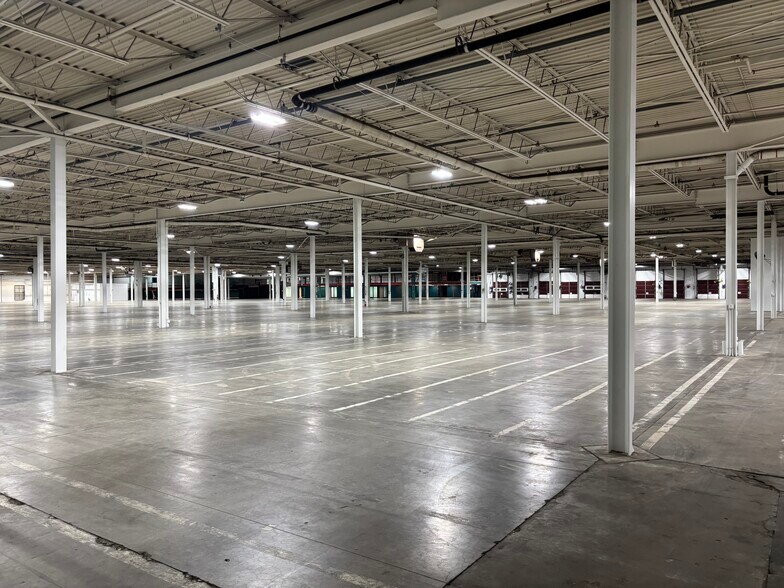 More Photos Of 9300 Courtland Dr NE, Rockford Warehouse For Lease