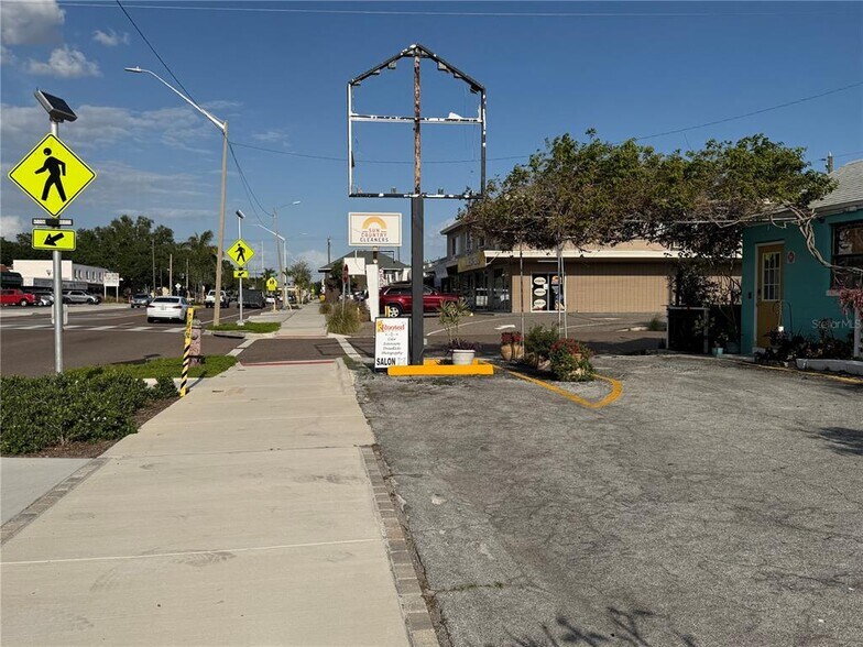 More Photos Of 7300 Central Ave, Saint Petersburg Storefront Retail Office For Sale