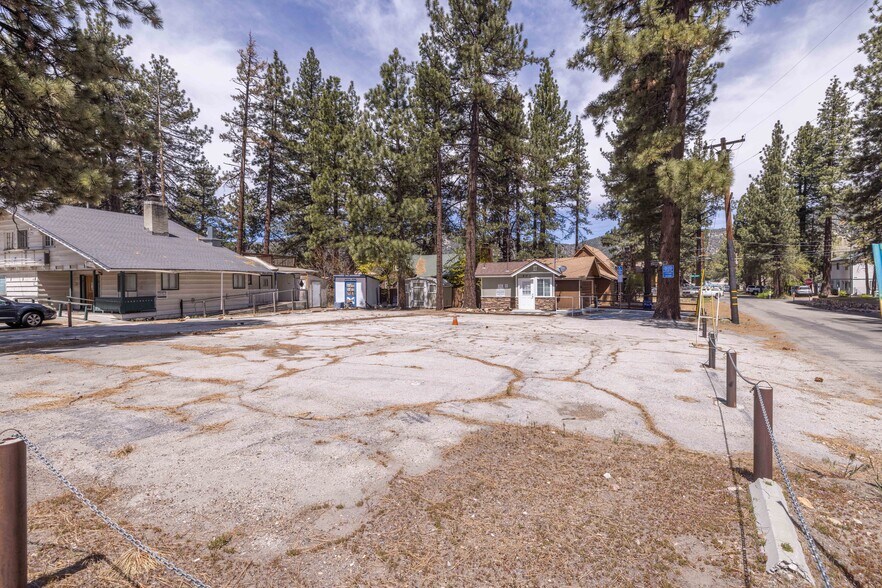 More Photos Of 401 W Big Bear Blvd, Big Bear City Auto Dealership For Lease