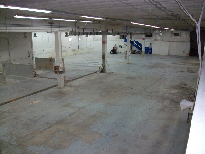 More Photos Of 1501 53rd St, Mangonia Park Manufacturing For Lease