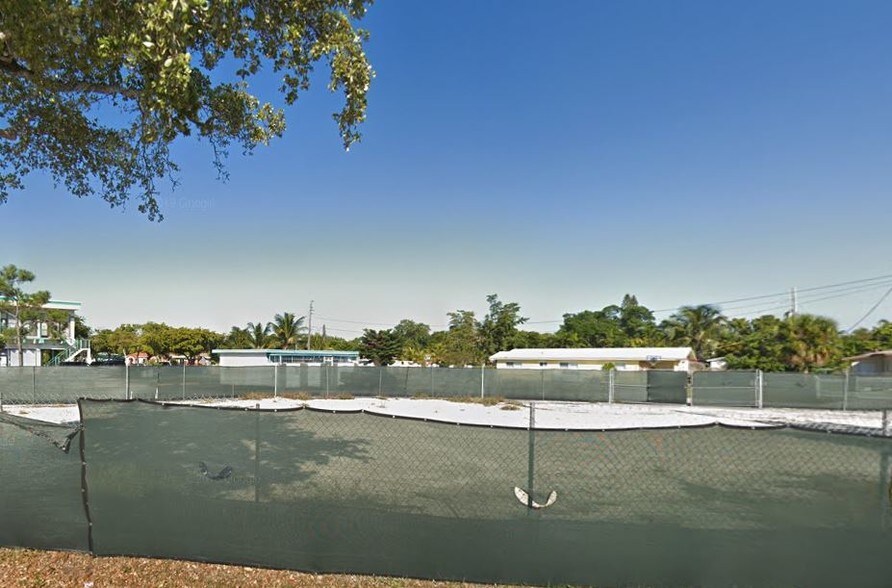 Primary Photo Of 13750 W Dixie Hwy, North Miami Land For Lease