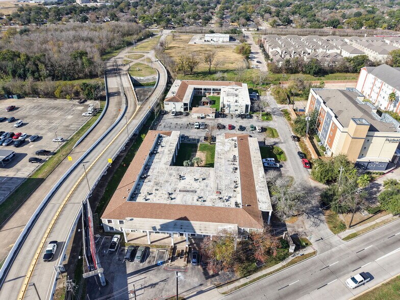 Primary Photo Of 8800 Gulf Fwy, Houston Apartments For Sale