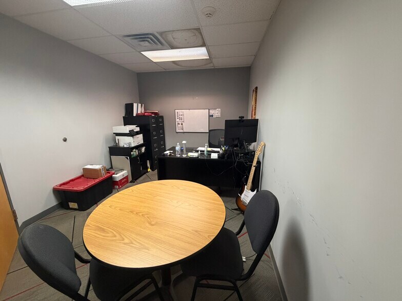 More Photos Of 5000 Harding Pl, Nashville Showroom For Lease
