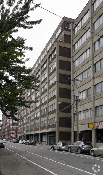 More Photos Of 5425 Av Casgrain, Montréal Loft Creative Space For Lease