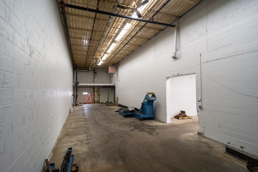 More Photos Of 1304 Valleyhigh Dr NW, Rochester Showroom For Sale