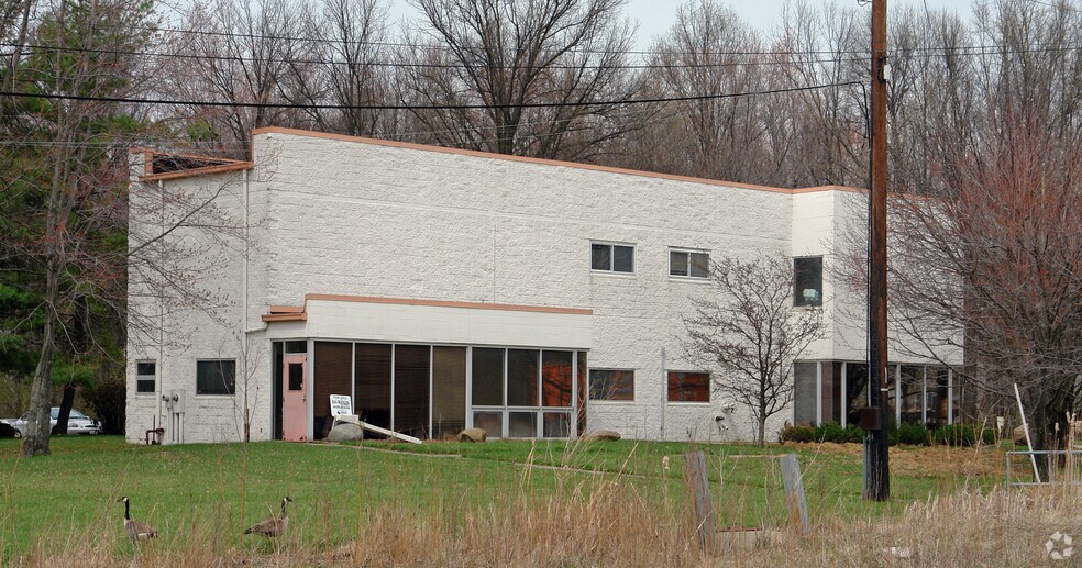 More Photos Of 4203 Curliss Ln, Batavia Office For Sale