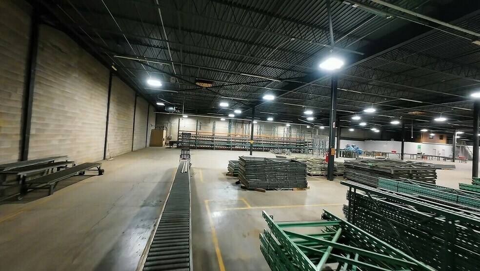 More Photos Of 2500 N Main St, East Peoria Warehouse For Sale
