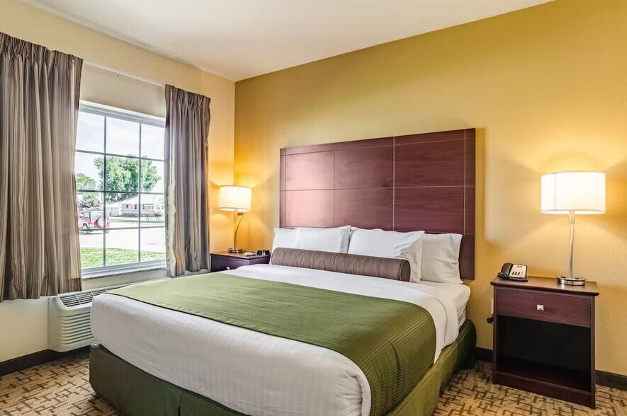 More Photos Of 960 M St, Gering Hotel For Sale