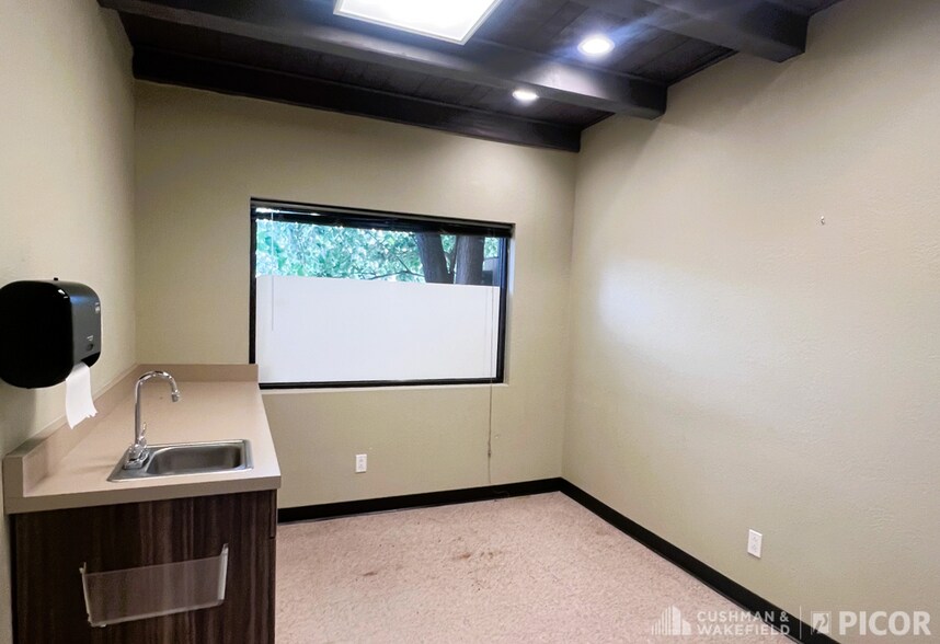 More Photos Of 3970-3986 N Campbell Ave, Tucson Medical For Sale