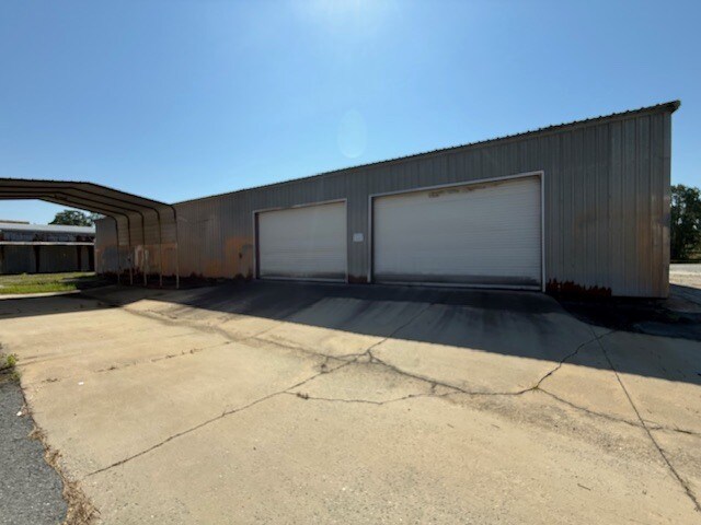 More Photos Of 566 State st, Lyons Warehouse For Lease