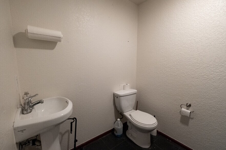 More Photos Of 3201 Northwest Ave, Bellingham Unknown For Lease
