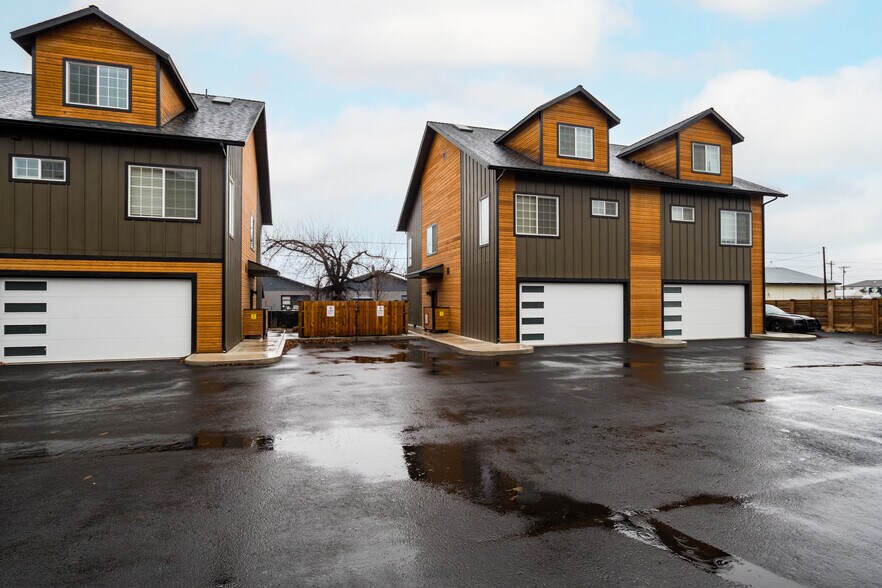 More Photos Of 1441-1461 NW 4th St, Redmond Apartments For Sale