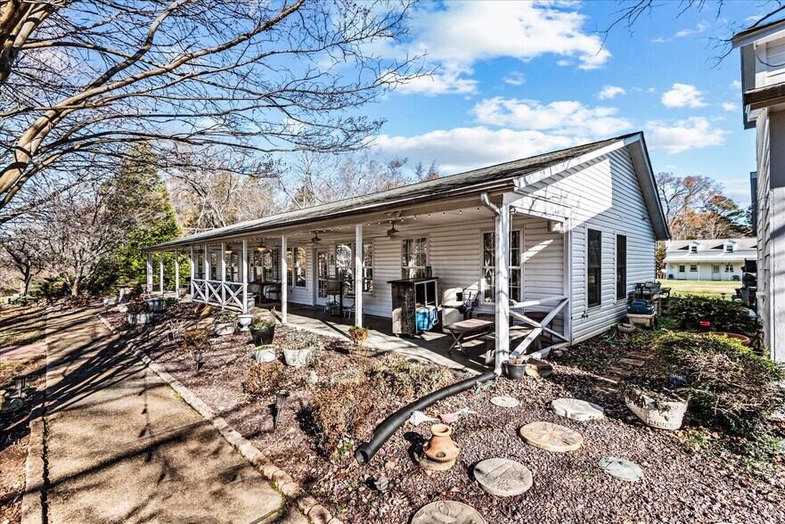 More Photos Of 115 E Broaddus Ave, Bowling Green Apartments For Sale