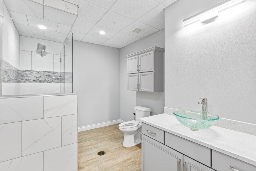 More Photos Of 714 st highway 248, Branson Medical For Sale