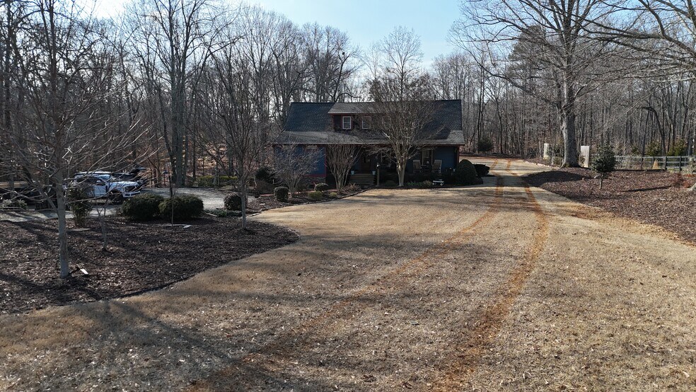 More Photos Of 7990 Bethel Rd, Gainesville Multifamily For Sale