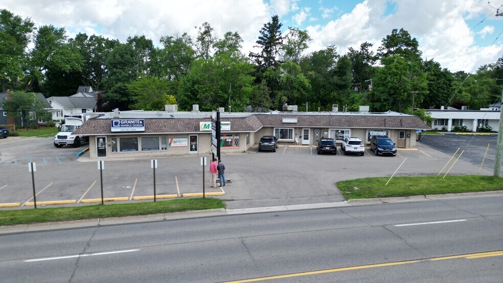 More Photos Of 2474-2486 Orchard Lake Rd, Keego Harbor Unknown For Lease
