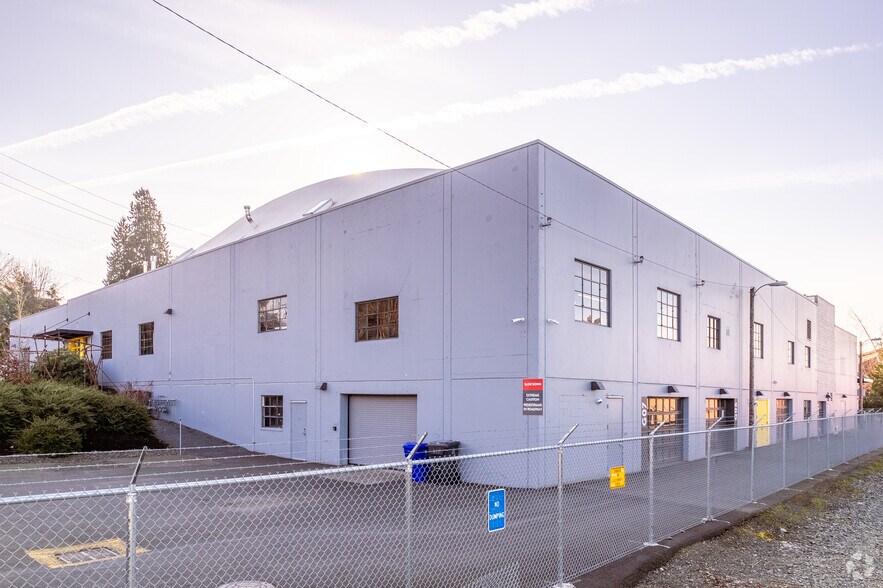 More Photos Of 100 NE Farragut St, Portland Light Manufacturing For Lease