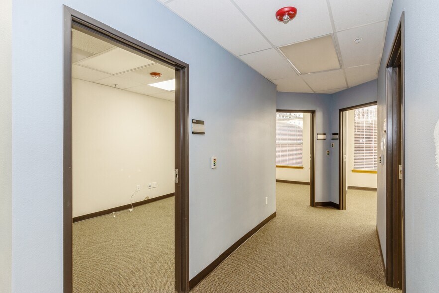 More Photos Of 520 10th Ave, Coralville Medical For Sale