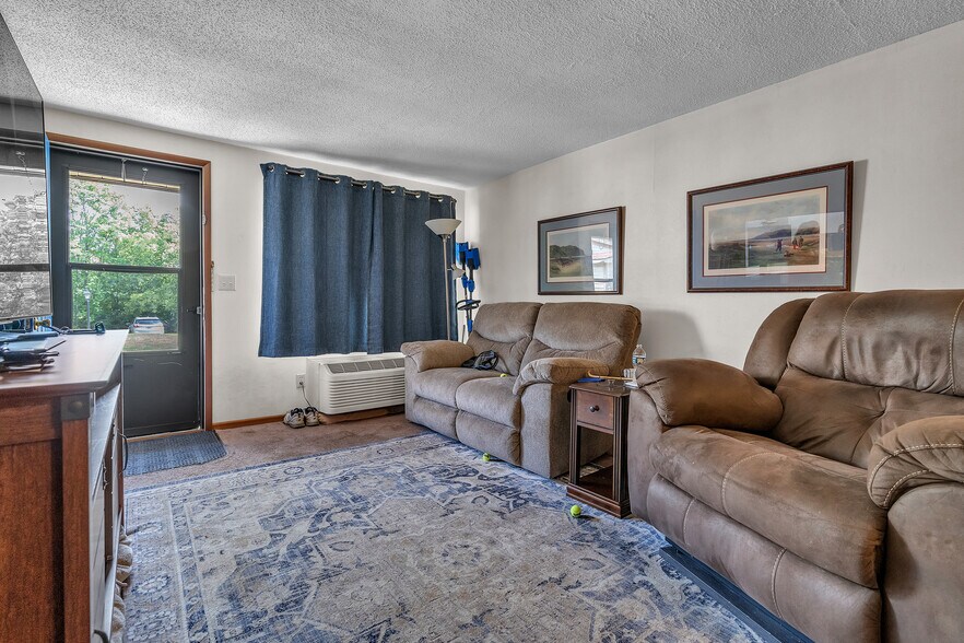 More Photos Of 5 E Plum St, Chesterfield Apartments For Sale