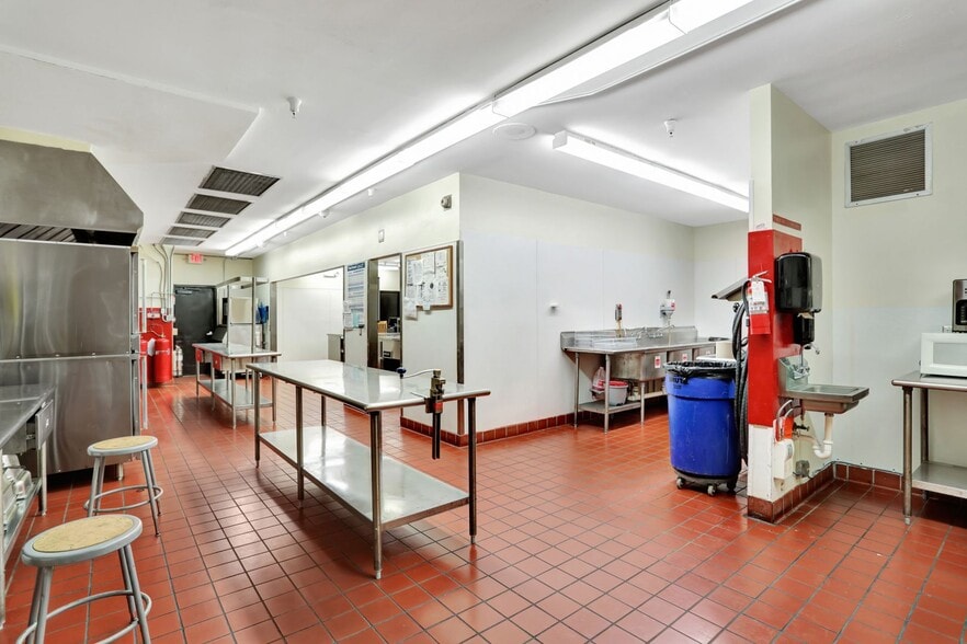 More Photos Of 959 SE 6th Ave, Deerfield Beach Schools For Sale