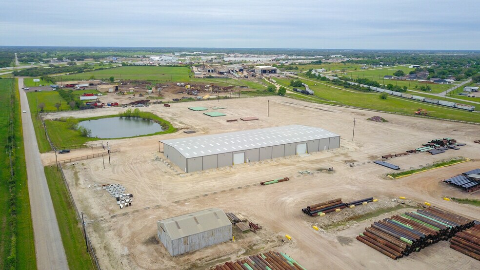 More Photos Of 236 Industrial Park Dr, Victoria Warehouse For Lease