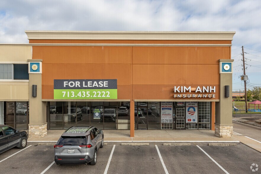 More Photos Of 10000-10710 Bellaire Blvd, Houston Unknown For Lease