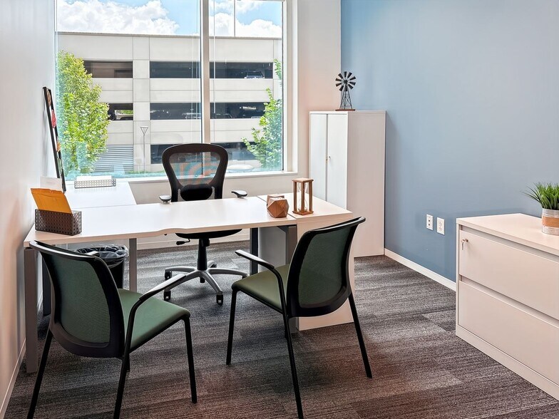 More Photos Of 320 Seven Springs Way, Brentwood Coworking Space