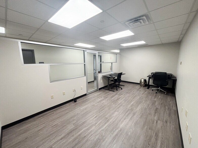 More Photos Of 3171 E Sunshine St, Springfield Office Residential For Lease