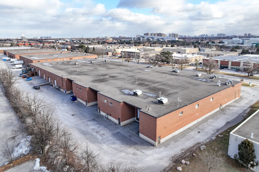 More Photos Of 250-270 Steelcase Rd, Markham Warehouse For Lease