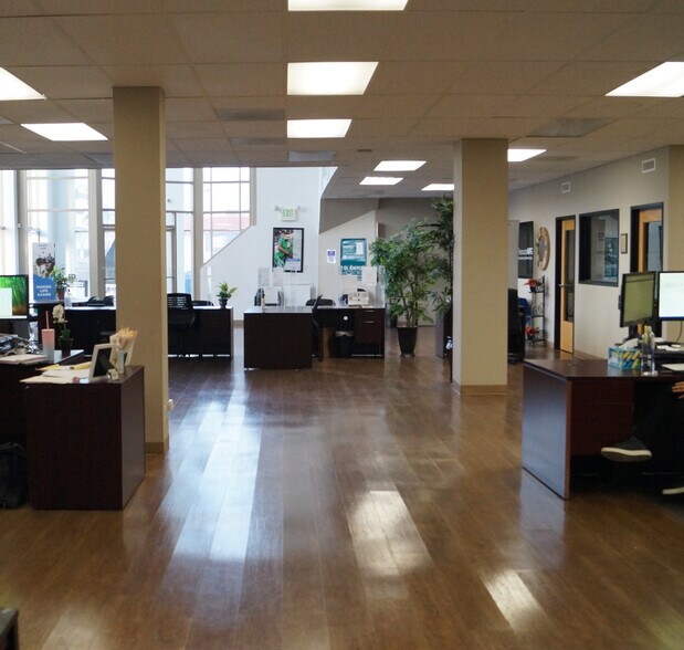 More Photos Of 400 San Fernando Mission Blvd, San Fernando Office For Lease