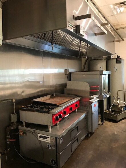 More Photos Of 141 E Carolina Ave, Memphis Restaurant For Sale