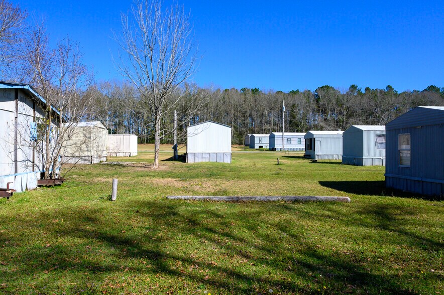 More Photos Of 100 Lunsford Cir, Opp Manufactured Housing Mobile Home Park For Sale