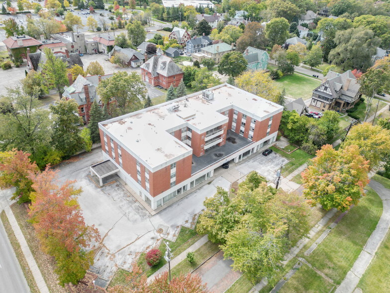 Primary Photo Of 2051 Collingwood Blvd, Toledo Skilled Nursing Facility For Sale