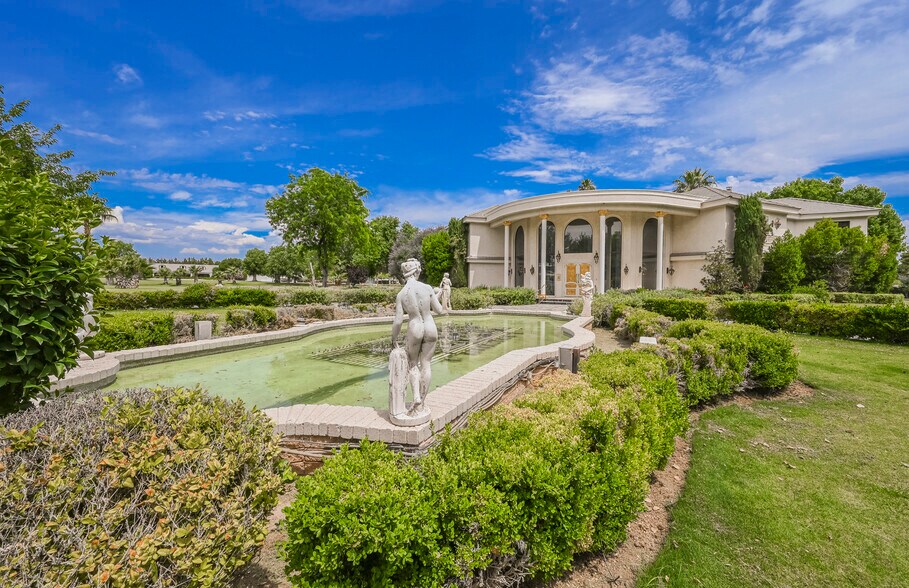 More Photos Of 6629 S Pecos Rd, Las Vegas Horse Stables For Sale