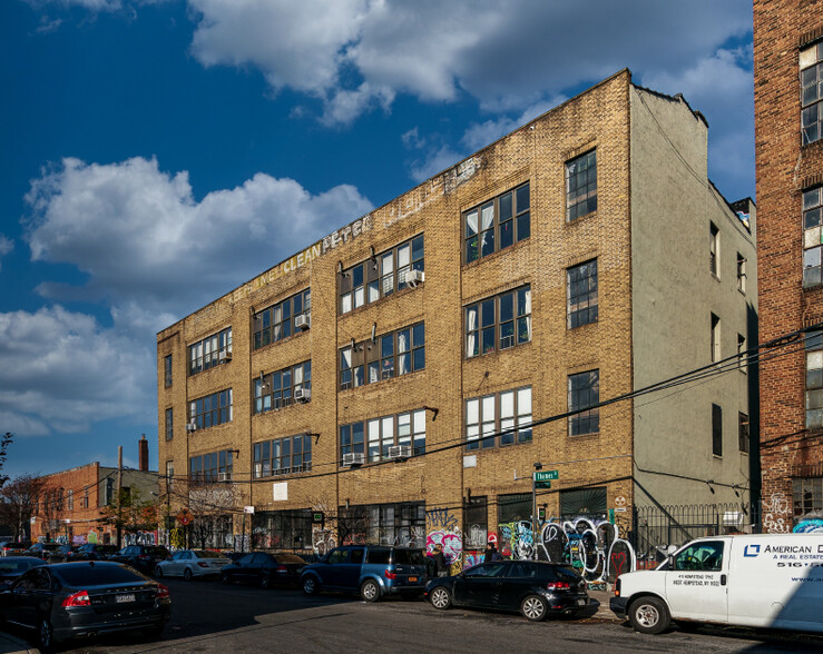 Primary Photo Of 47 Thames St, Brooklyn Flex For Sale