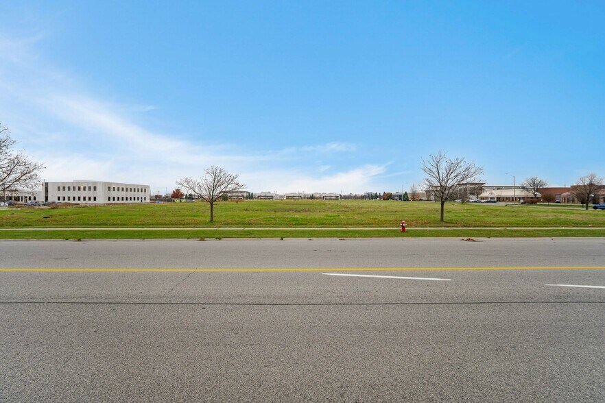 More Photos Of 70 Superior Blvd, Mississauga Land For Sale
