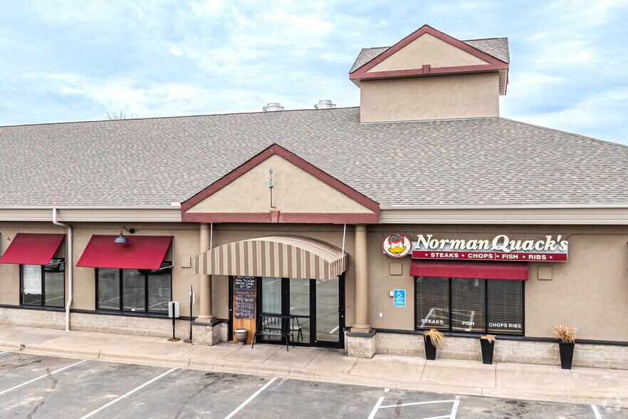 More Photos Of 843 W Broadway Ave, Forest Lake General Retail For Lease