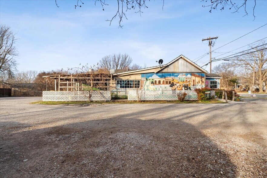 More Photos Of 495 Van Alstyne Pky, Van Alstyne Restaurant For Sale