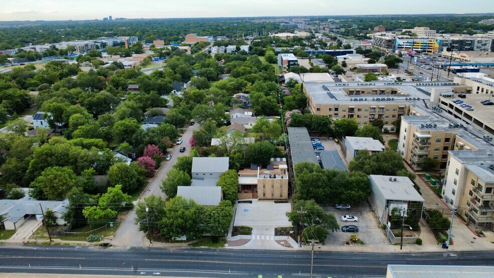 More Photos Of 900 W North Loop Blvd, Austin Loft Creative Space For Sale