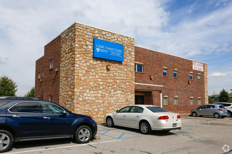 Primary Photo Of 3860 Teays Valley Rd, Hurricane Medical For Lease