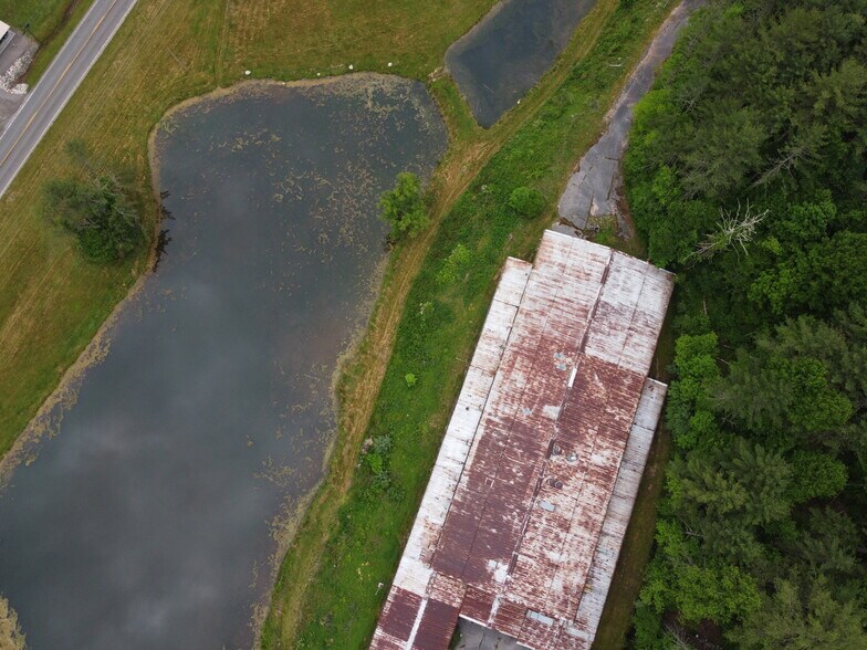 More Photos Of 6421 Highway 91 N, Laurel Bloomery Warehouse For Lease