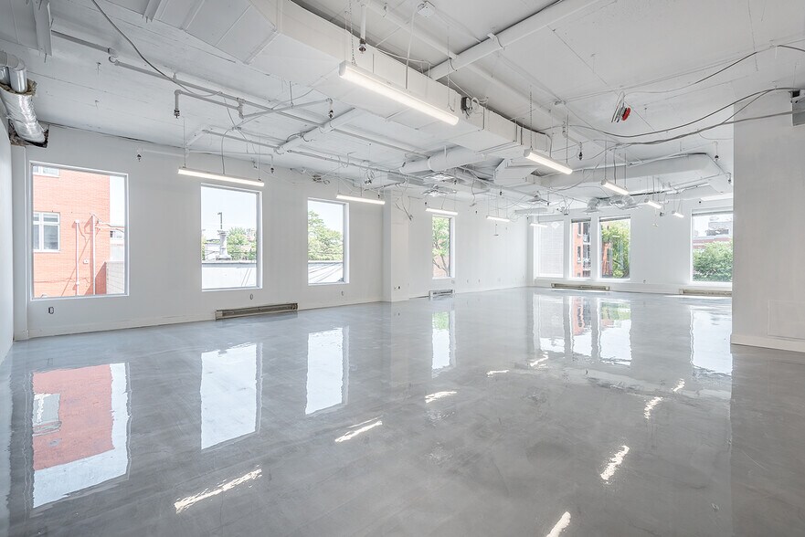 More Photos Of 7001-7035 Boul Saint-Laurent, Montréal Office For Lease