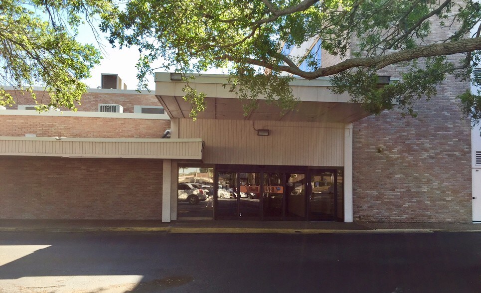 More Photos Of 200 Nokomis Ave S, Venice Office For Lease