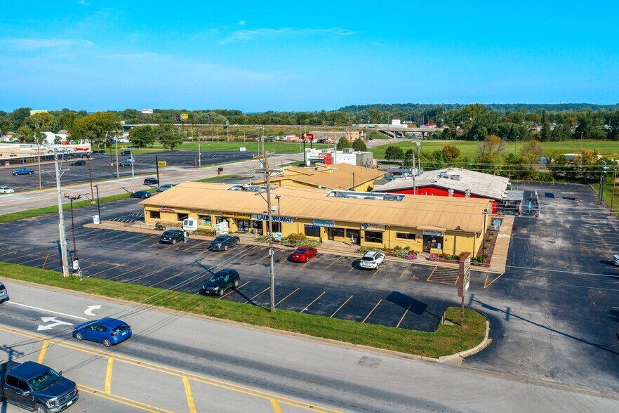 More Photos Of 305-315 W 10th Ave, Milan General Retail For Sale