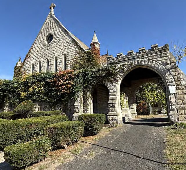 More Photos Of 422 Main St, East Orange Religious Facility For Sale