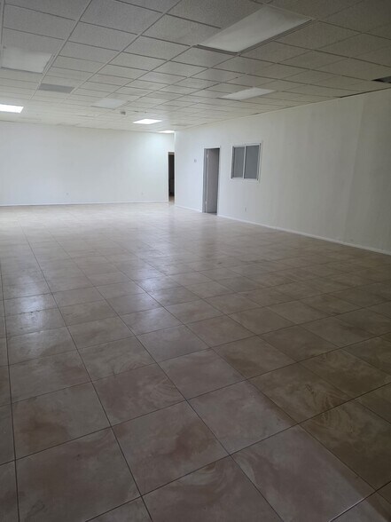 More Photos Of 44143-44147 20th St W, Lancaster Medical For Sale