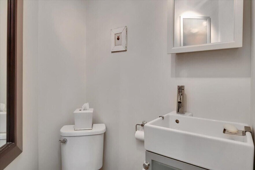 More Photos Of 139 A Bradford St, Provincetown Storefront Retail Residential For Sale