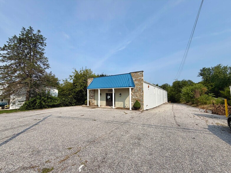 More Photos Of 4030 Gill Ave, Hampstead Research And Development For Sale