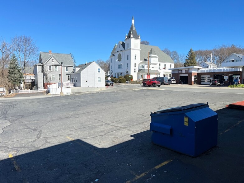 More Photos Of 510 Main St, Woburn Freestanding For Lease
